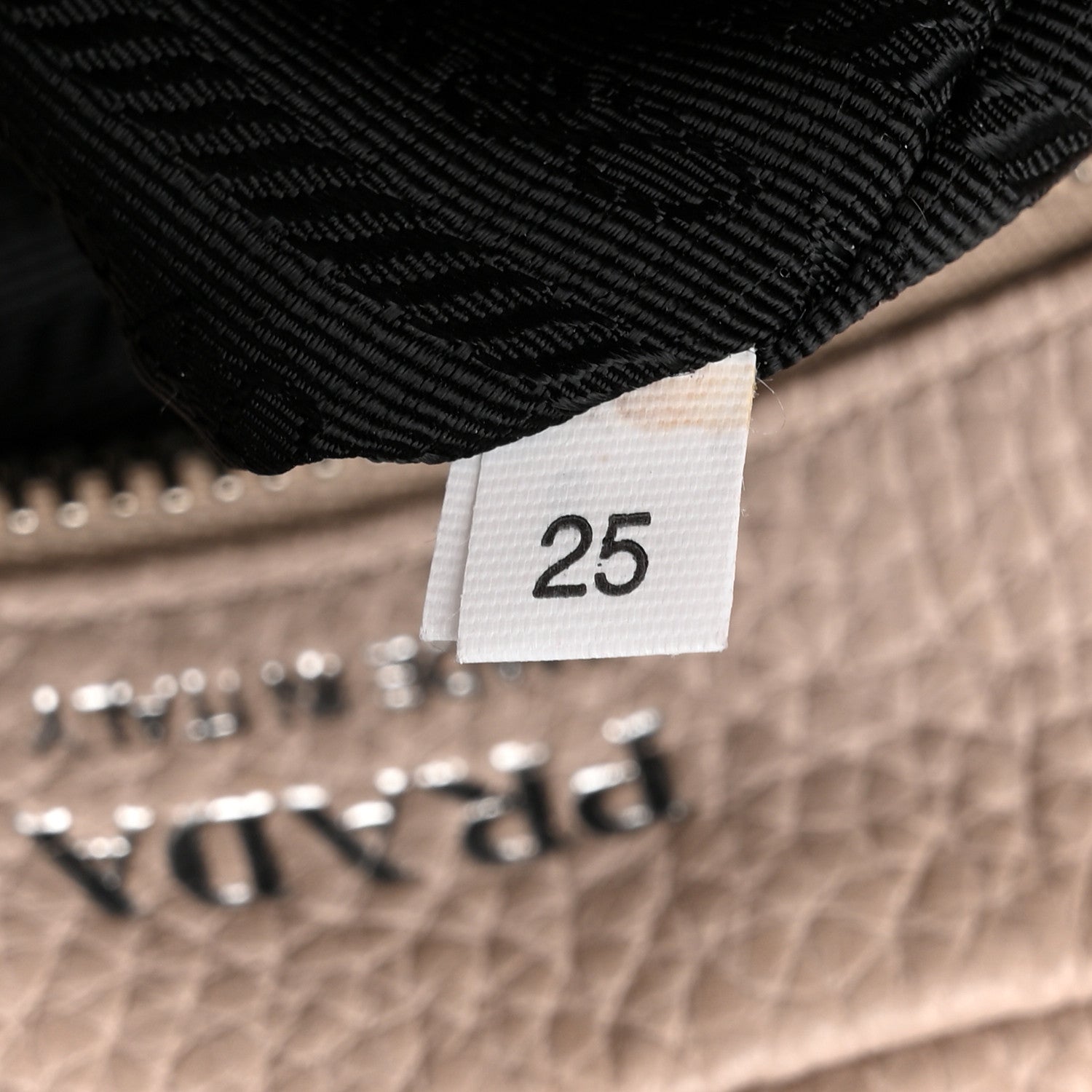 Vitello Daino Crossbody Ninfea - Image 7