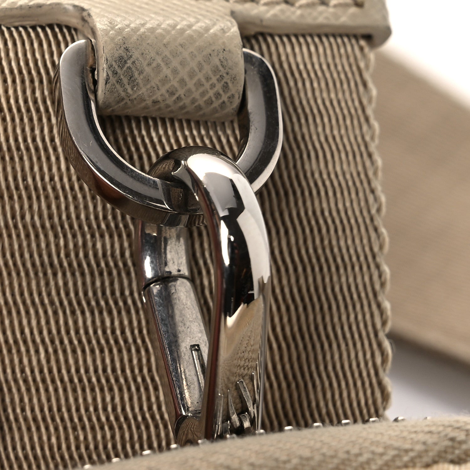Re-Nylon Saffiano Re-Edition 2005 Shoulder Bag Deserto - 图片 11