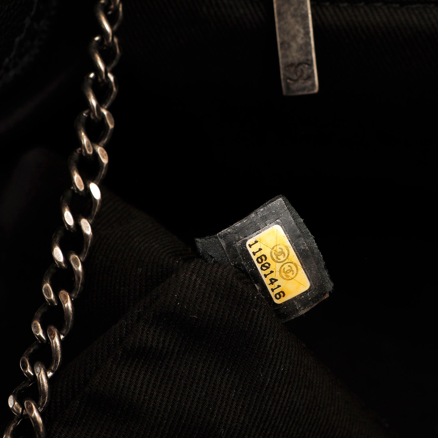 Chanel Reissue Double Pocket Tote Black Quilted Lambskin & Suede w/Brushed Hardware - 图片 7