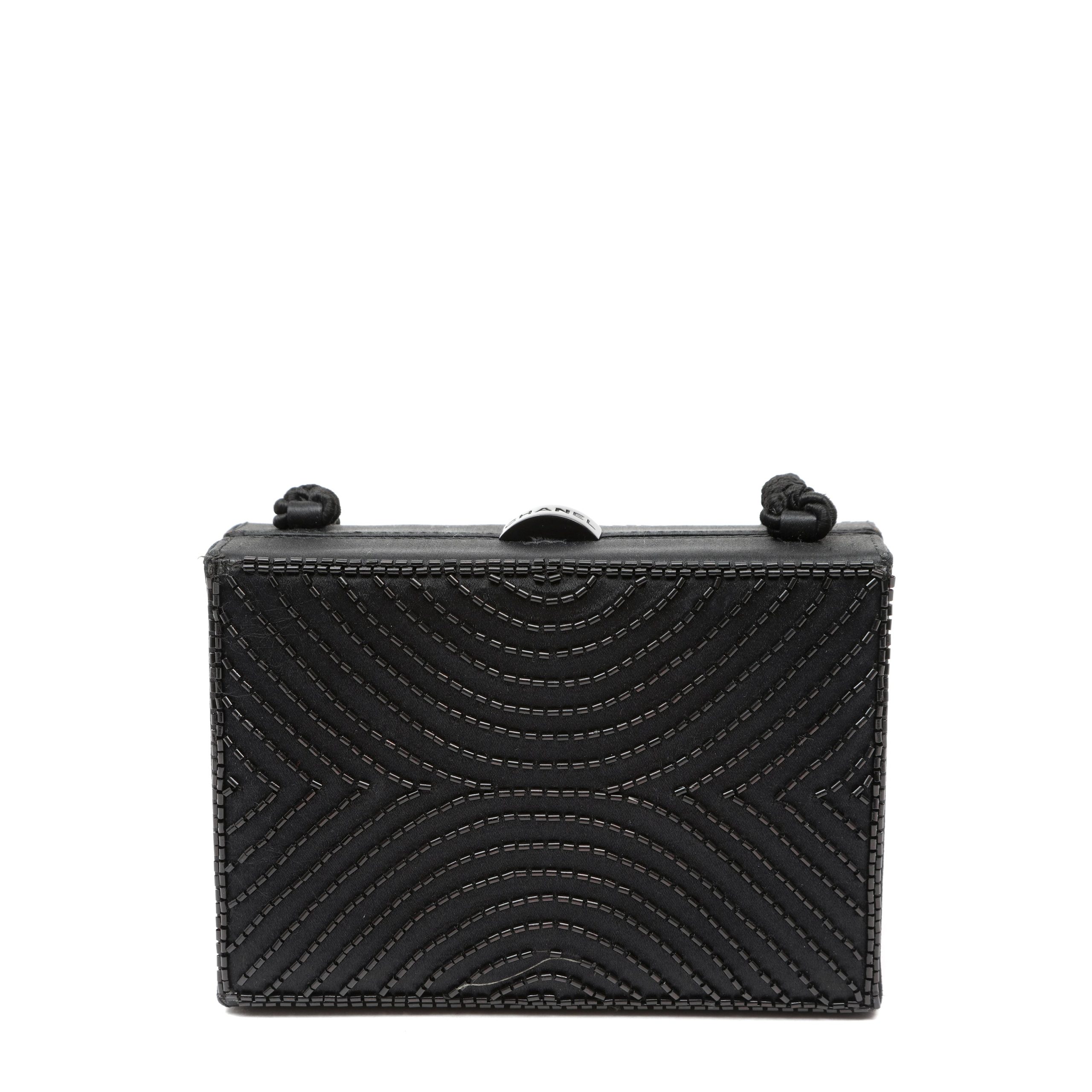 Chanel Evening Bag Hand-Beaded Black Satin w/Ruthenium Hardware - 图片 2