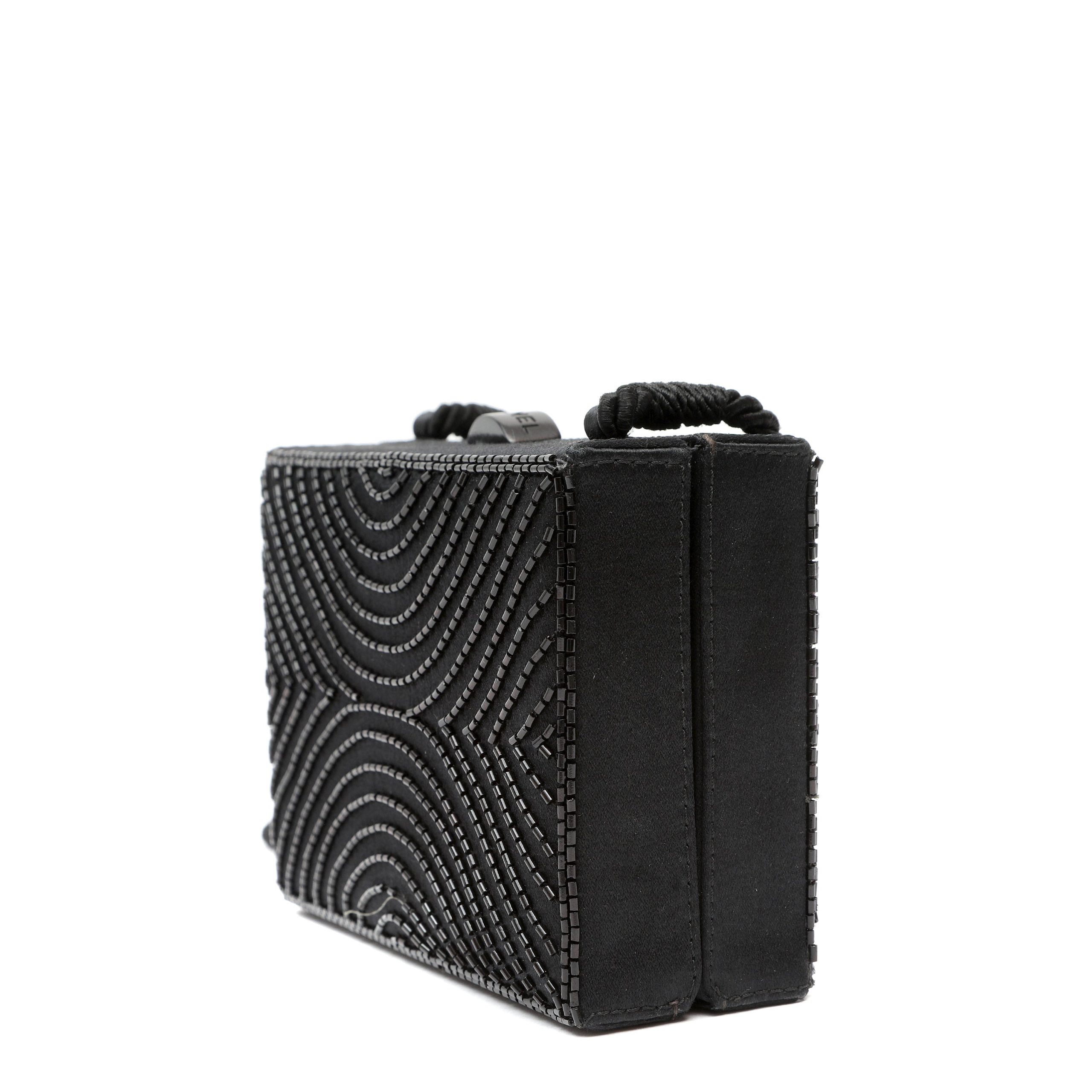 Chanel Evening Bag Hand-Beaded Black Satin w/Ruthenium Hardware - 图片 4