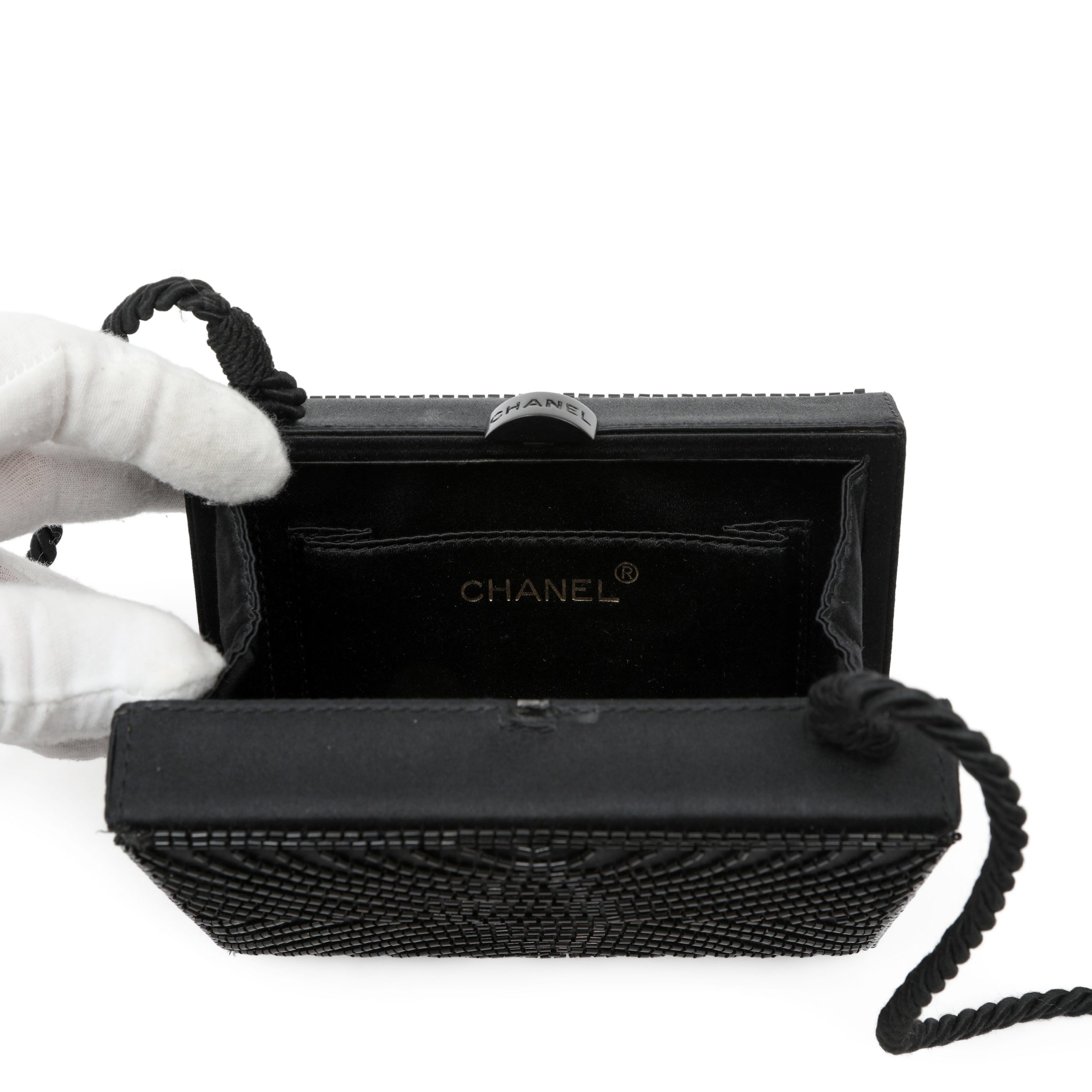 Chanel Evening Bag Hand-Beaded Black Satin w/Ruthenium Hardware - 图片 7
