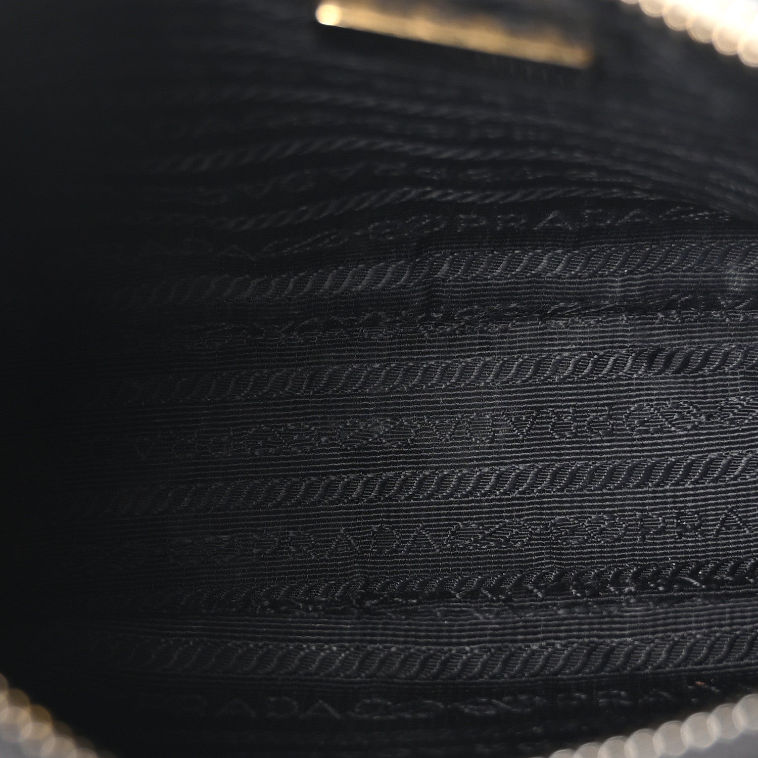 Saffiano Lux Re-Edition 2005 Shoulder Bag Black - Image 5