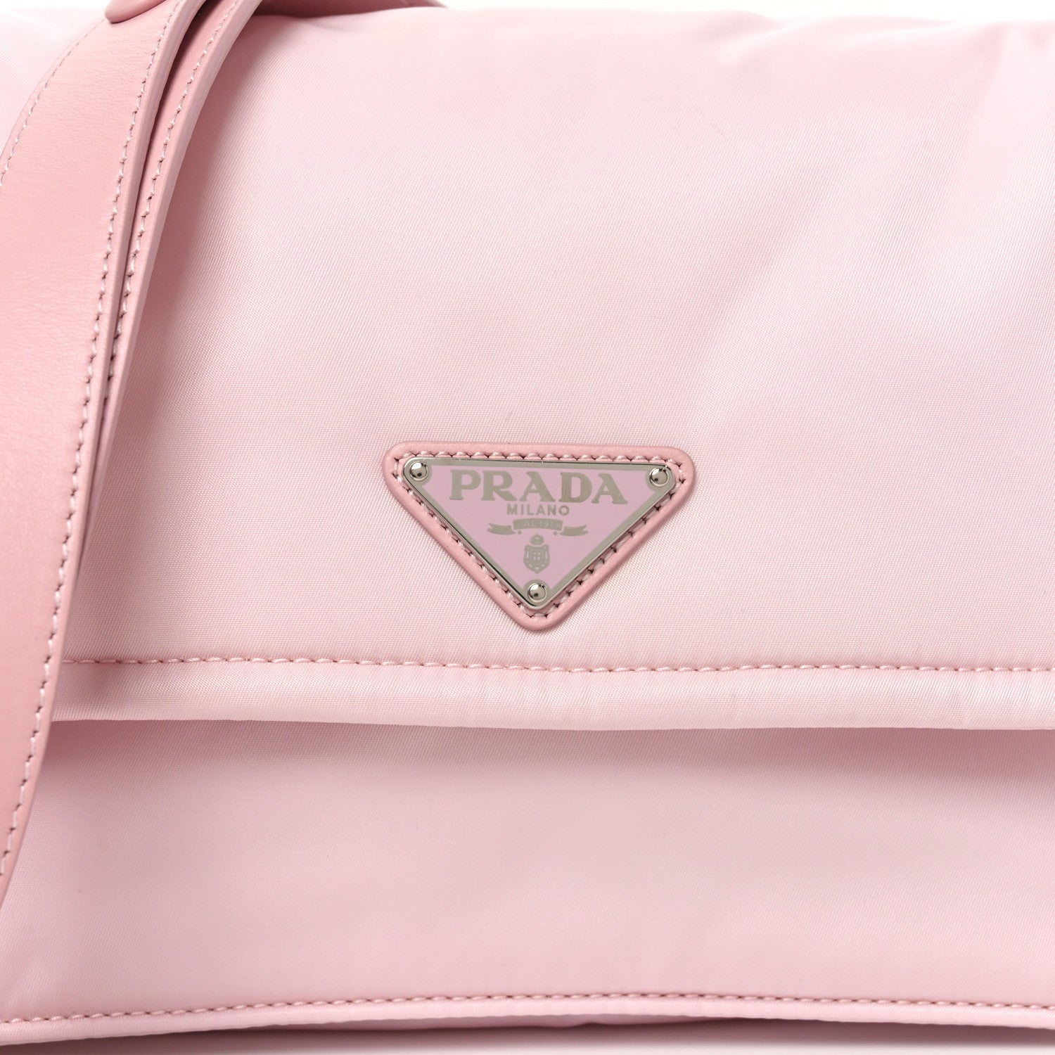 Re-Nylon Padded Small Traveller Alabaster - Image 7