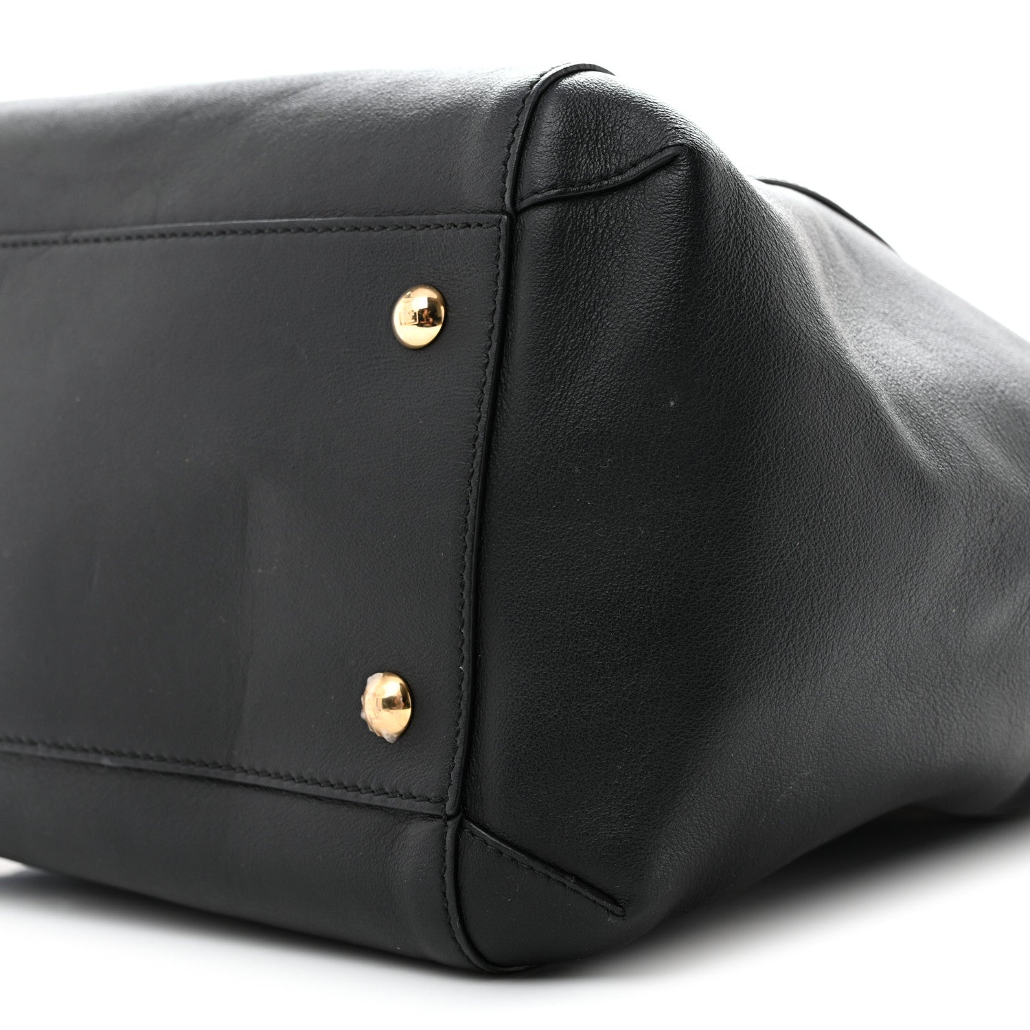 Vitello Grace King Karligraphy Chain Bucket Bag Black Bisquit - Image 10