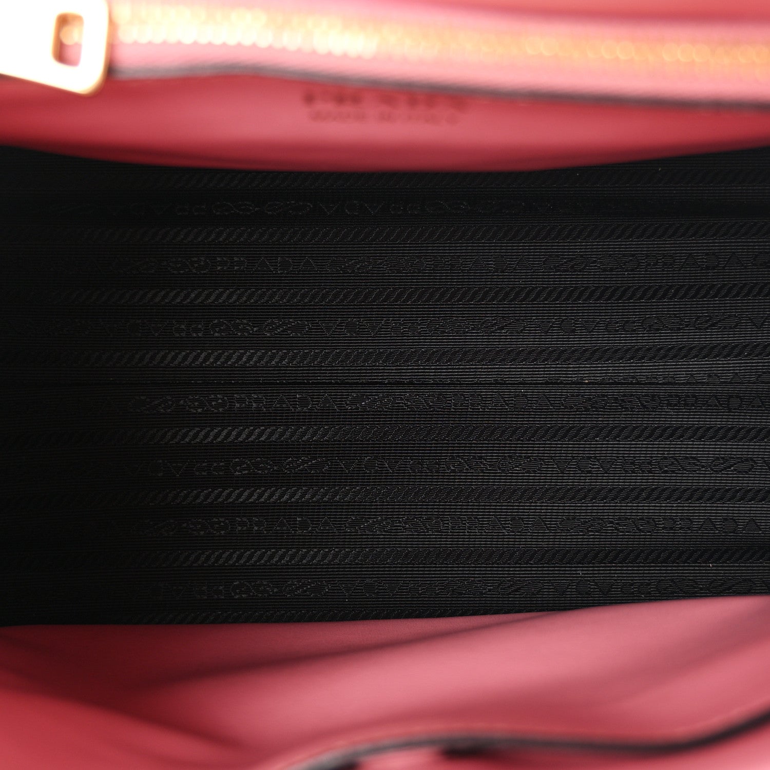 Saffiano City Calfskin Small Paradigme Bag Petalo - Image 5