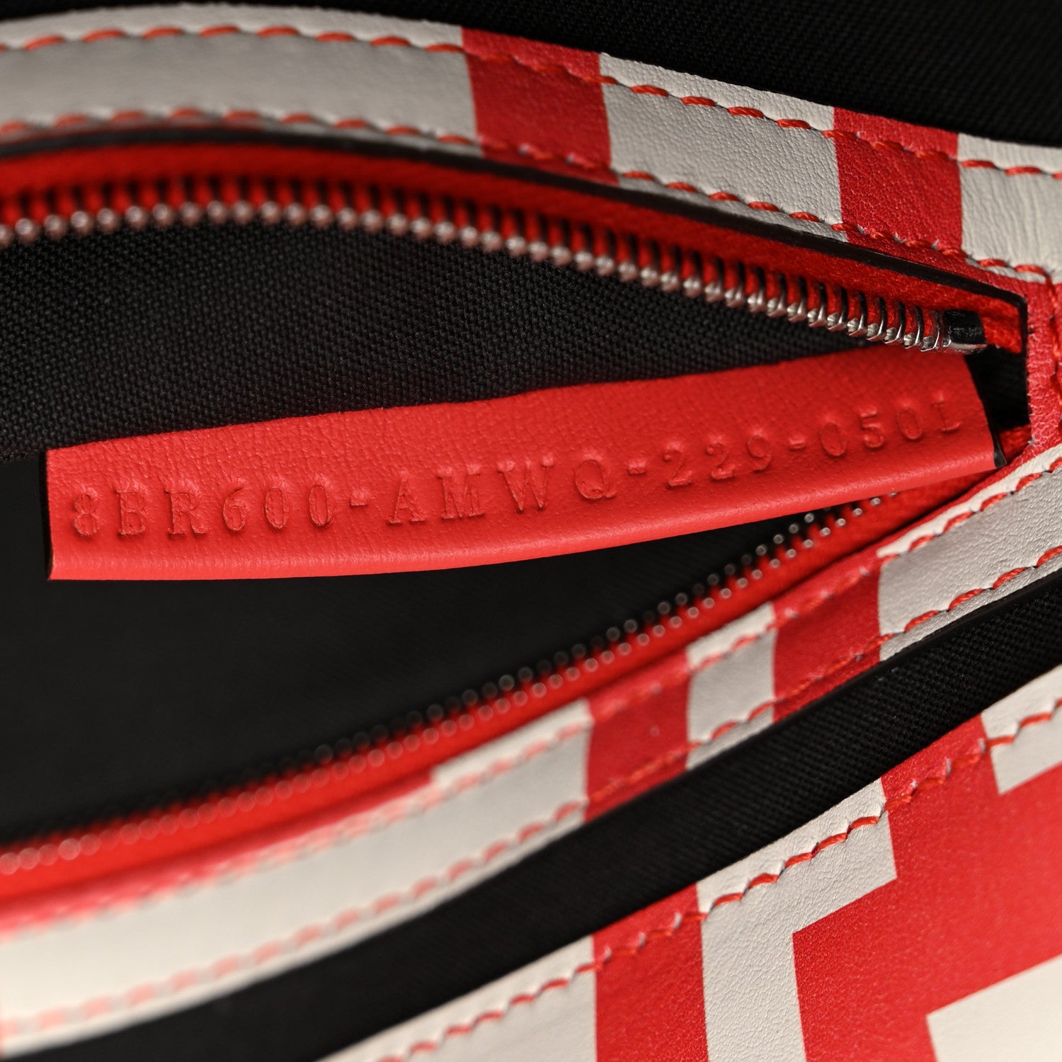 X MARC JACOBS Vitello Seta Logo Print Baguette Glow Coral White - Image 7