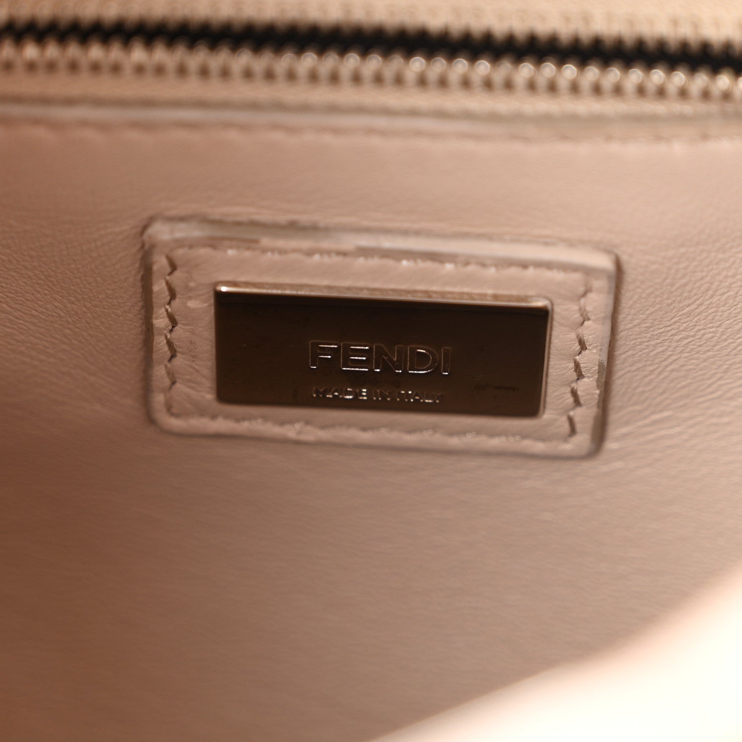 Nappa Colorblock Mini Peekaboo Iconic Satchel Plaster Banana Grigio Polvere - Image 6