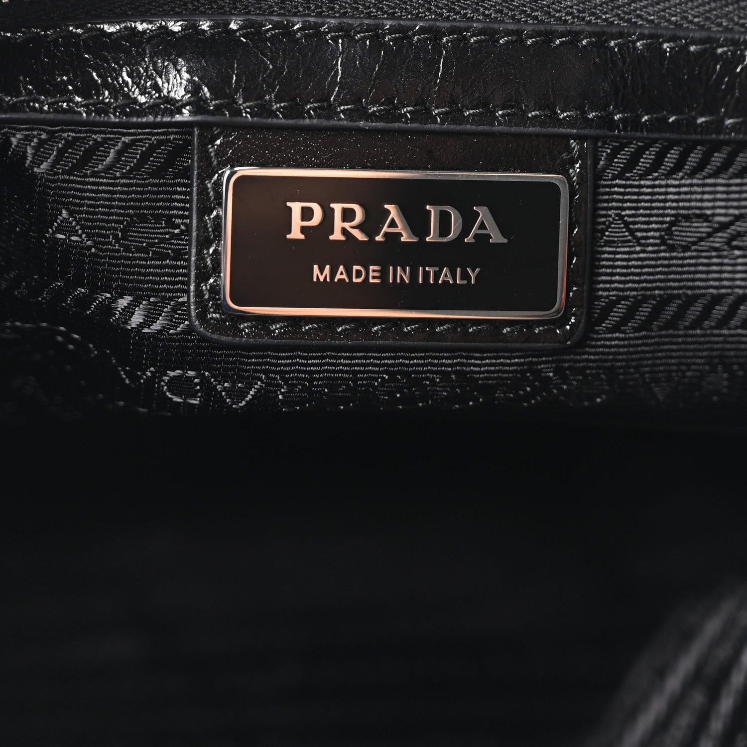 Vitello Shine Shoulder Bag Black - Image 6