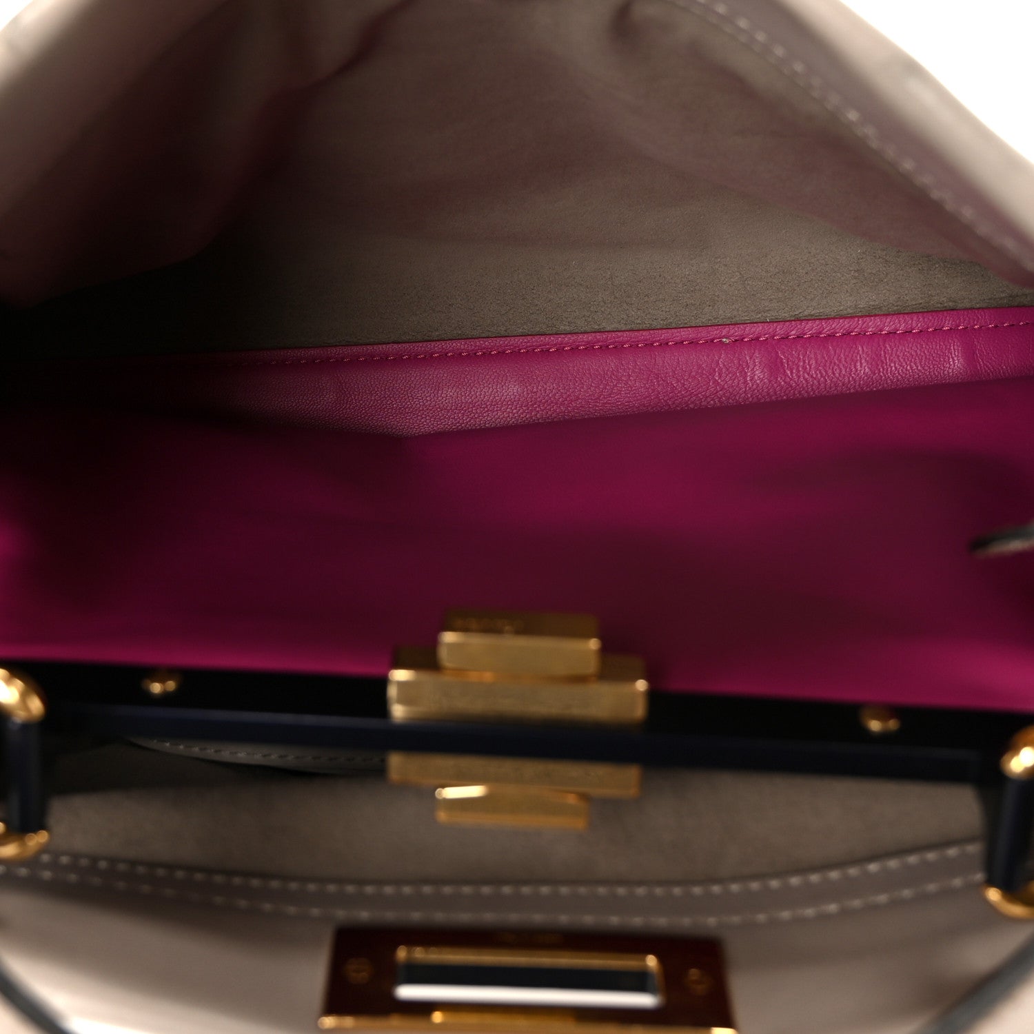 Vitello Seta Shiny Nappa Medium Peekaboo Iconic Satchel Grigio Polvere Magenta - Image 5