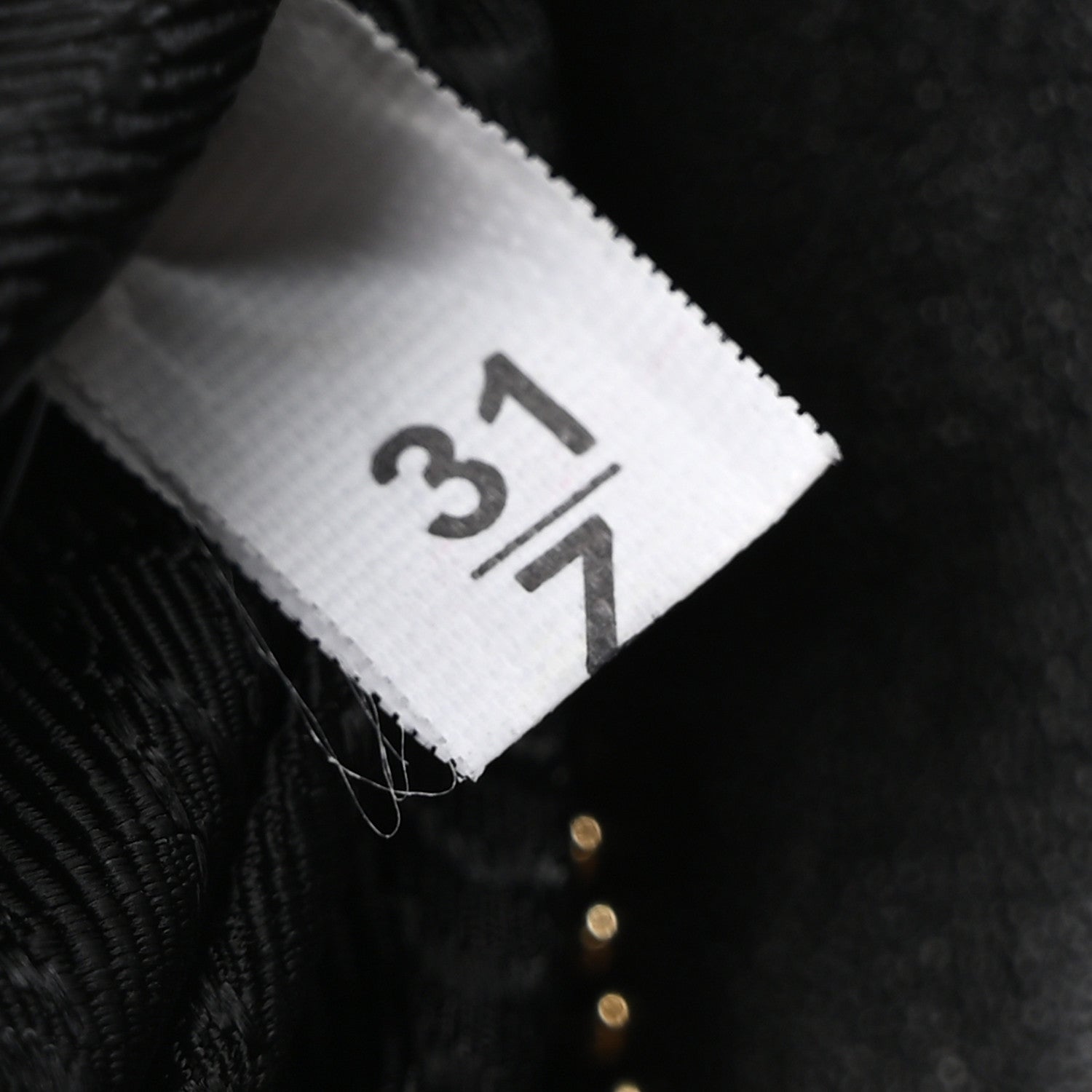 Nappa Re-Nylon Triangle Quilted Patchwork System Flap Shoulder Bag Black - 图片 7