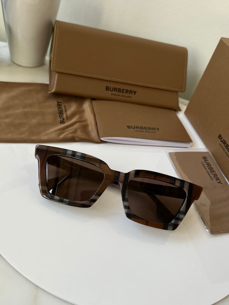 Burberry BE4392U Briar Sunglasses in Vintage Check - 图片 2