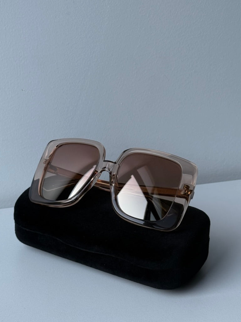 Gucci GG1314S Oversized Square Sunglasses in Champagne - 图片 7