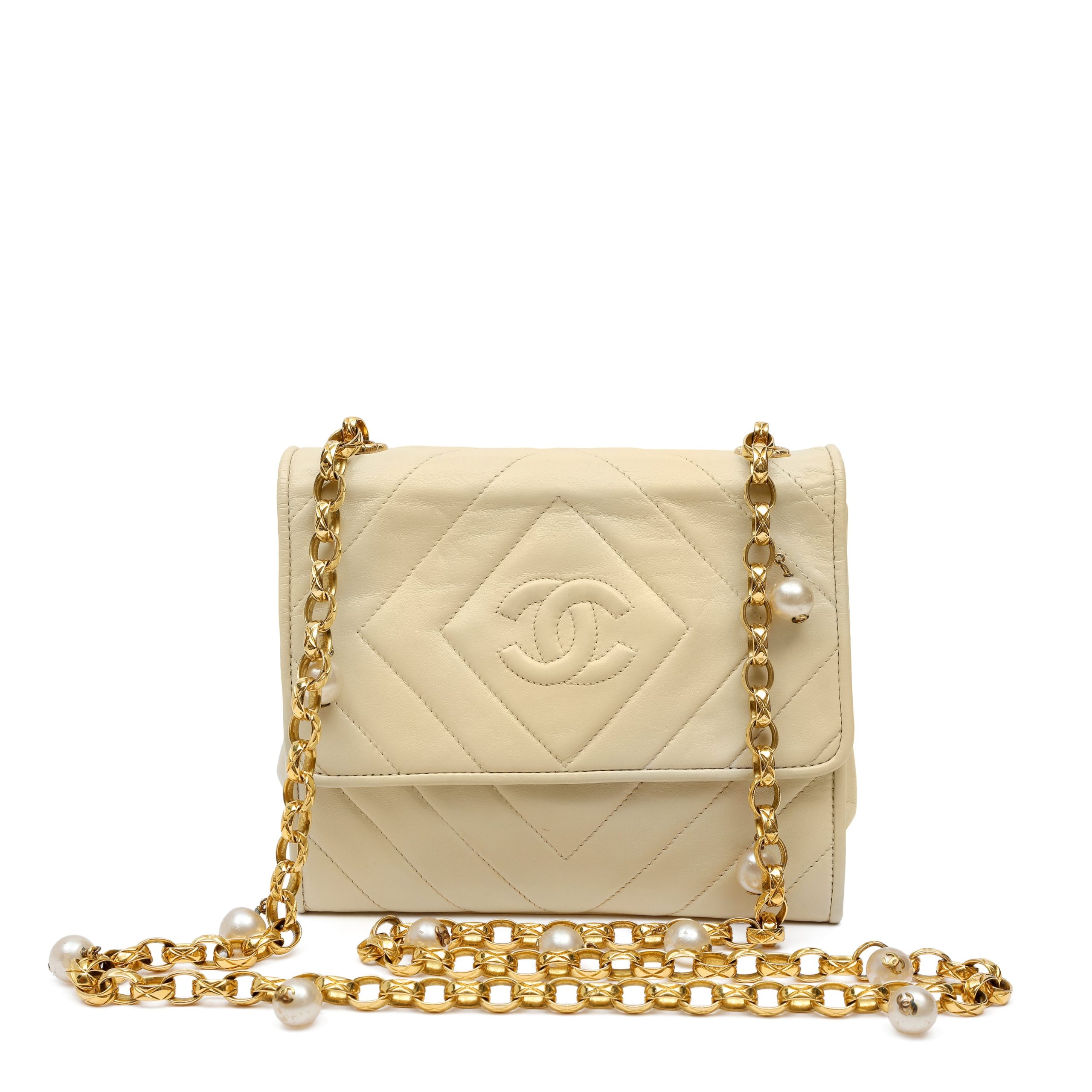 Chanel Diamond Quilted Lambskin Shoulder Bag w/Gold Chain Strap Featuring Pearls