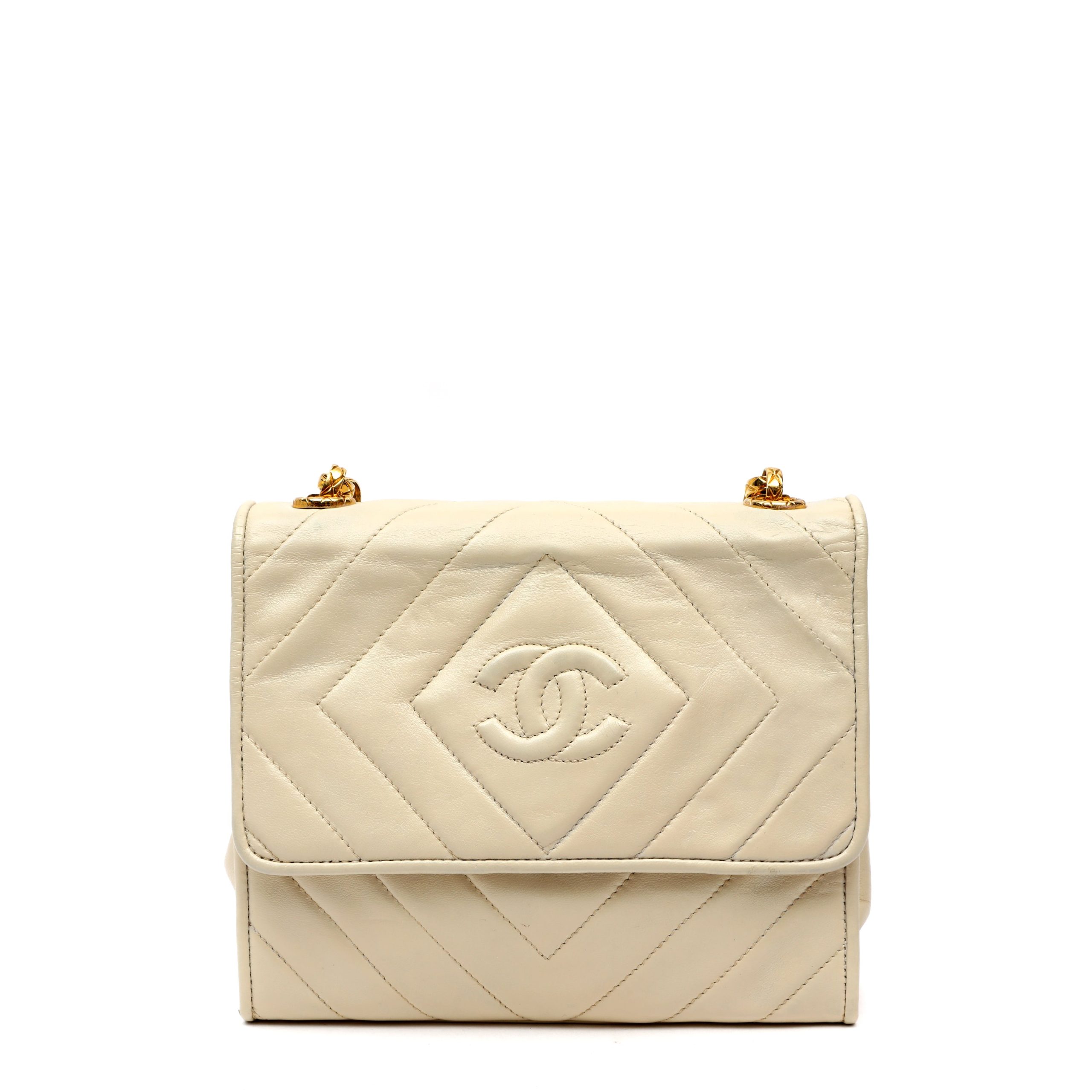 Chanel Diamond Quilted Lambskin Shoulder Bag w/Gold Chain Strap Featuring Pearls - 图片 2