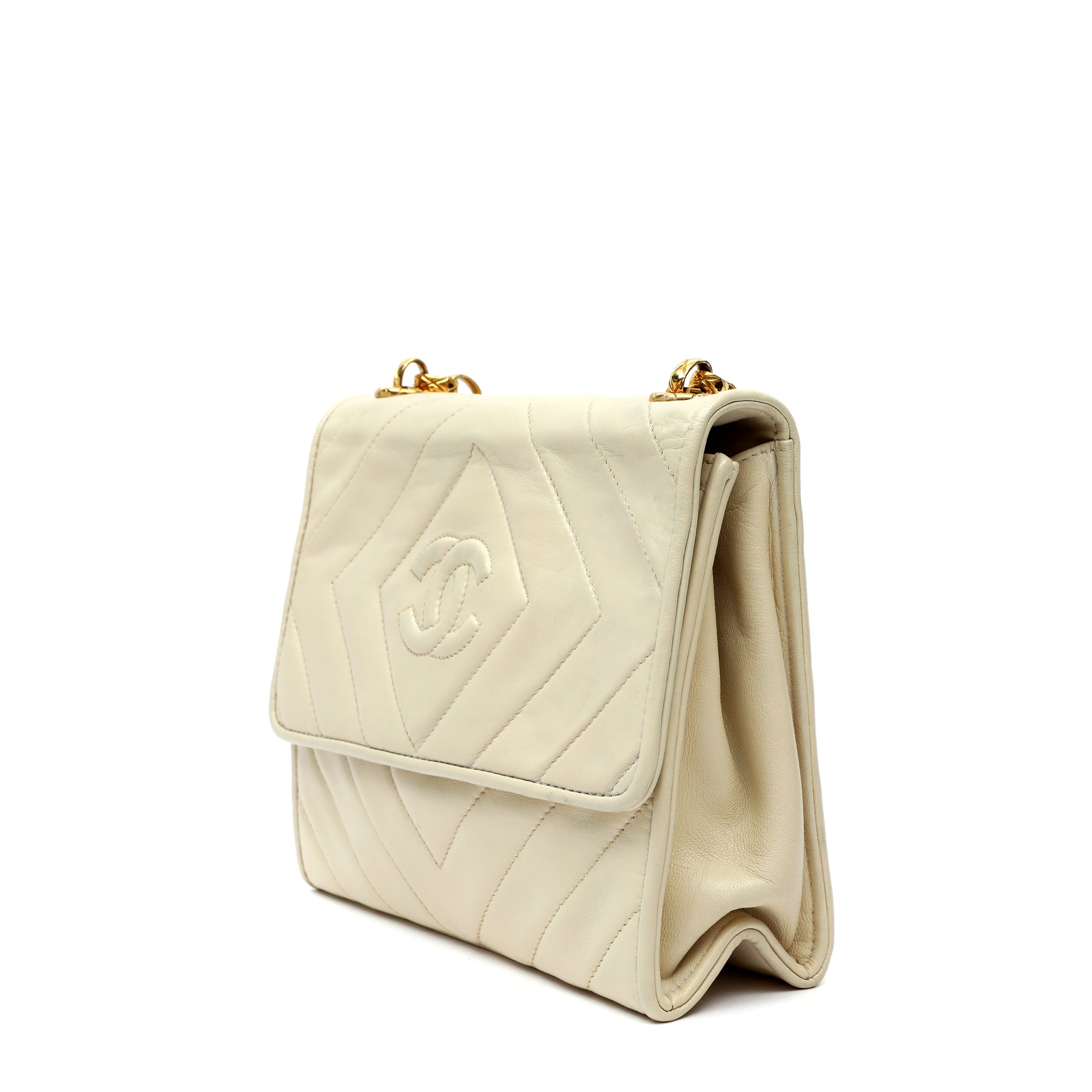 Chanel Diamond Quilted Lambskin Shoulder Bag w/Gold Chain Strap Featuring Pearls - 图片 5