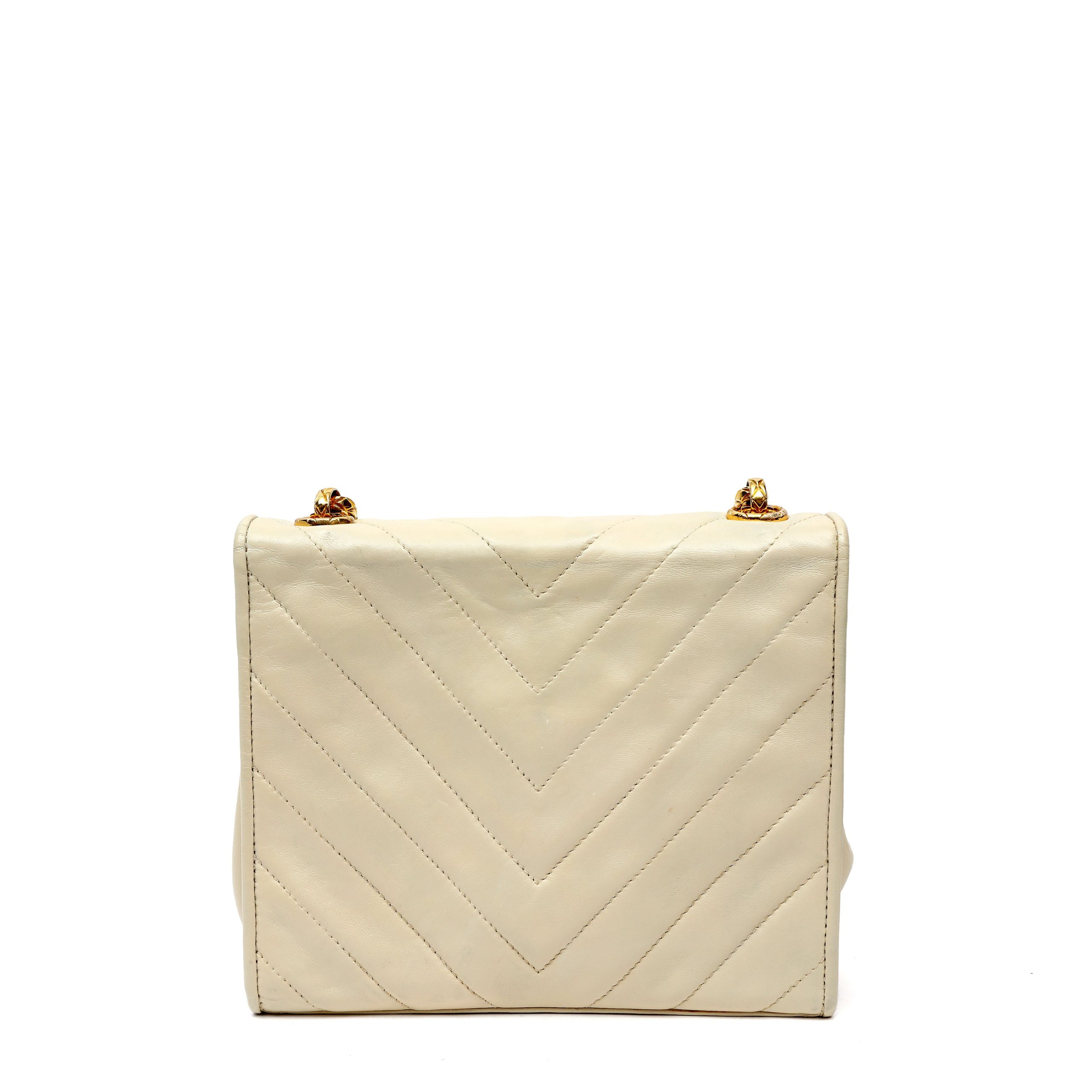 Chanel Diamond Quilted Lambskin Shoulder Bag w/Gold Chain Strap Featuring Pearls - 图片 6