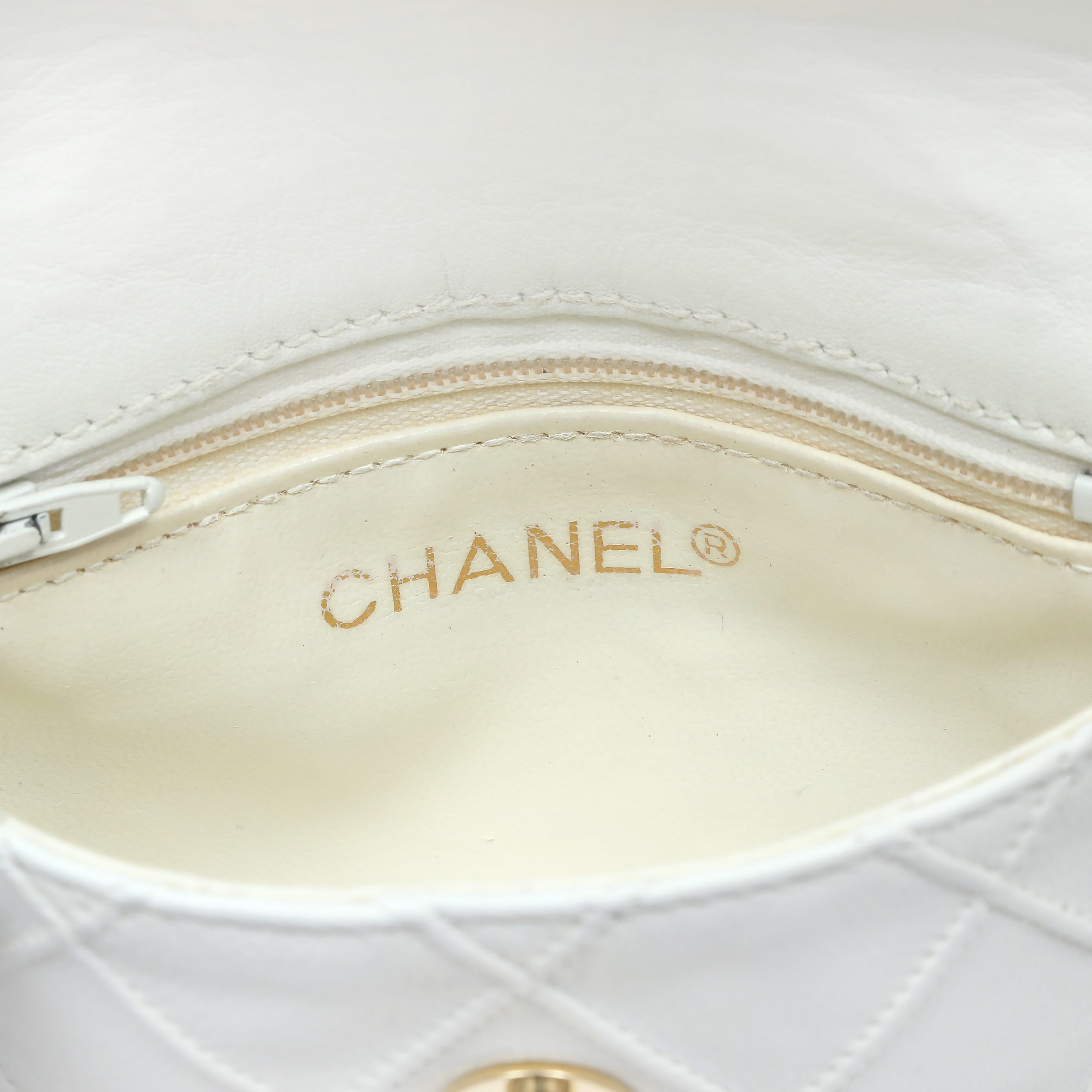 Chanel Belt Bag White Quilted Lambskin w/Gold Hardware - 图片 9