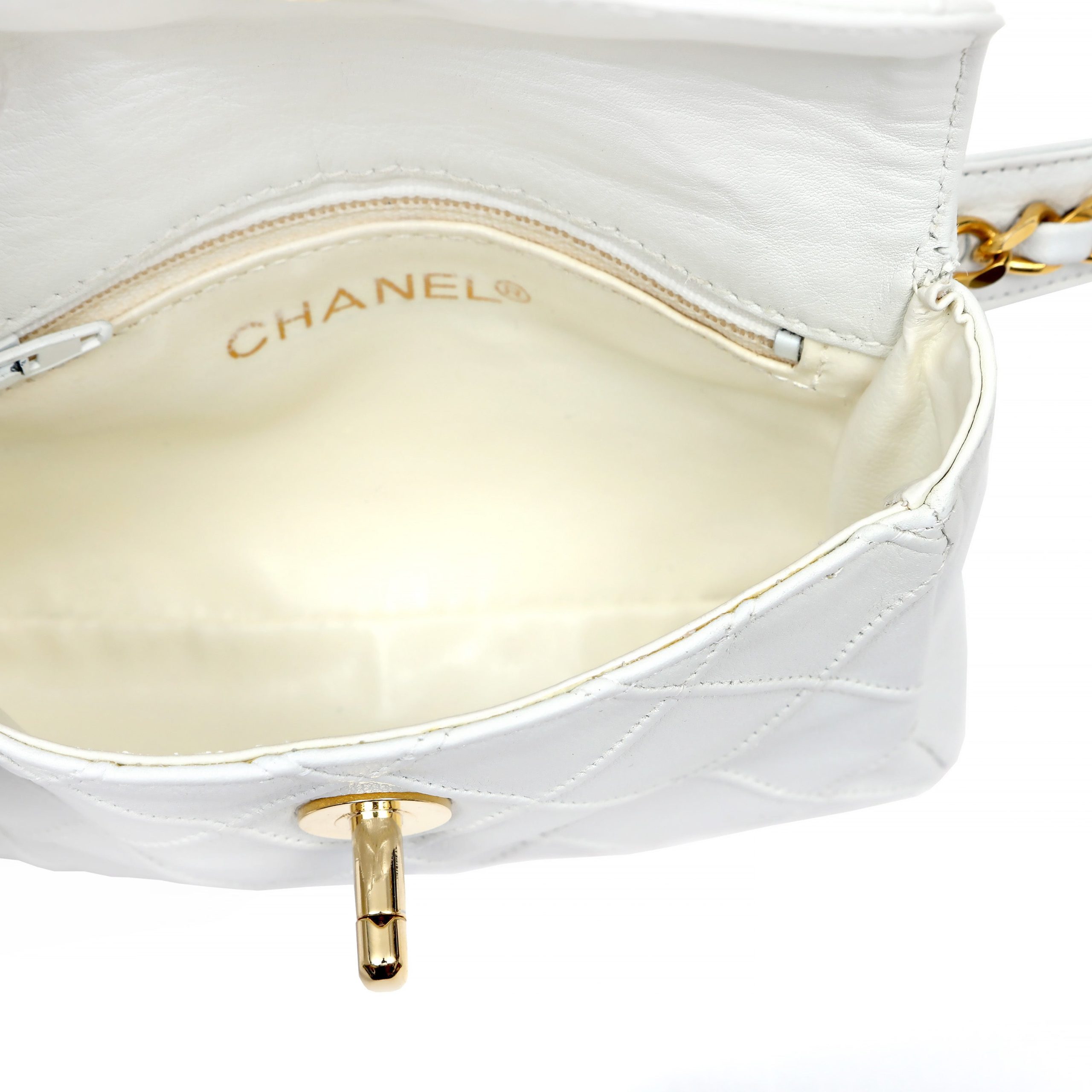 Chanel Belt Bag White Quilted Lambskin w/Gold Hardware - 图片 8