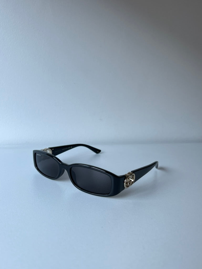 Gucci GG1661S Slim Rectangular Sunglasses in Black - 图片 5
