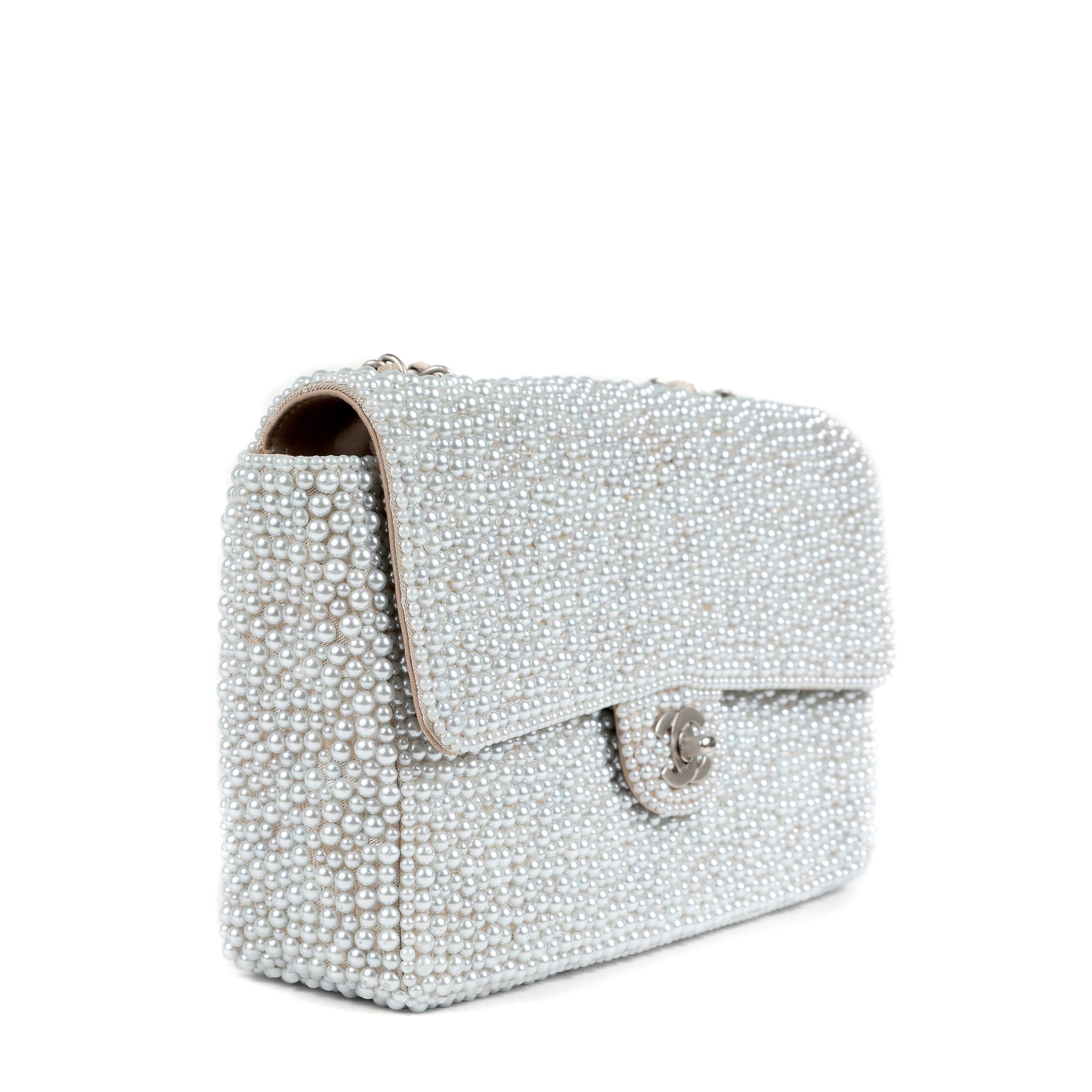Chanel Med Classic Embellished In White Swarovski Pearls w/Silver Hardware - 图片 4