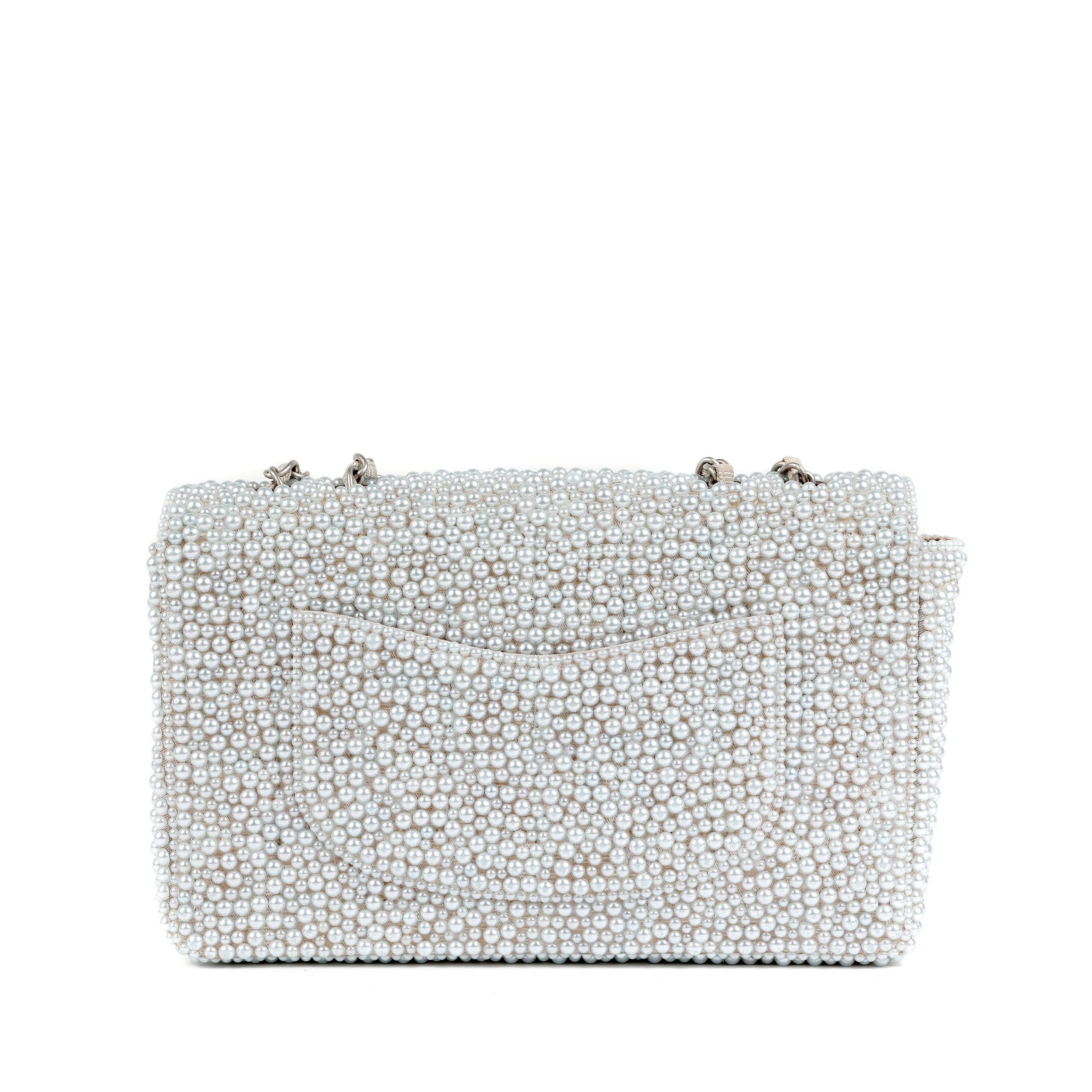 Chanel Med Classic Embellished In White Swarovski Pearls w/Silver Hardware - 图片 5