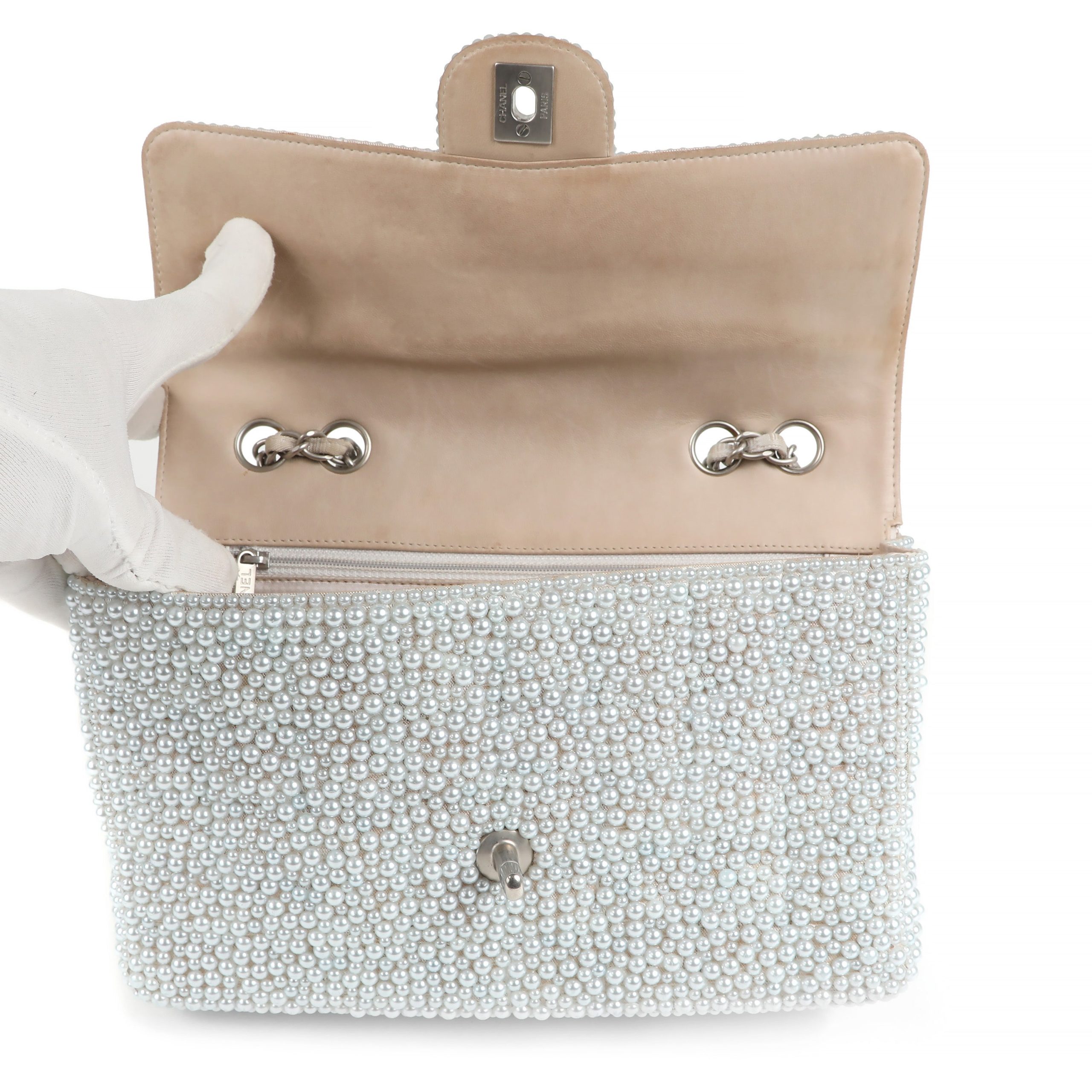 Chanel Med Classic Embellished In White Swarovski Pearls w/Silver Hardware - 图片 7