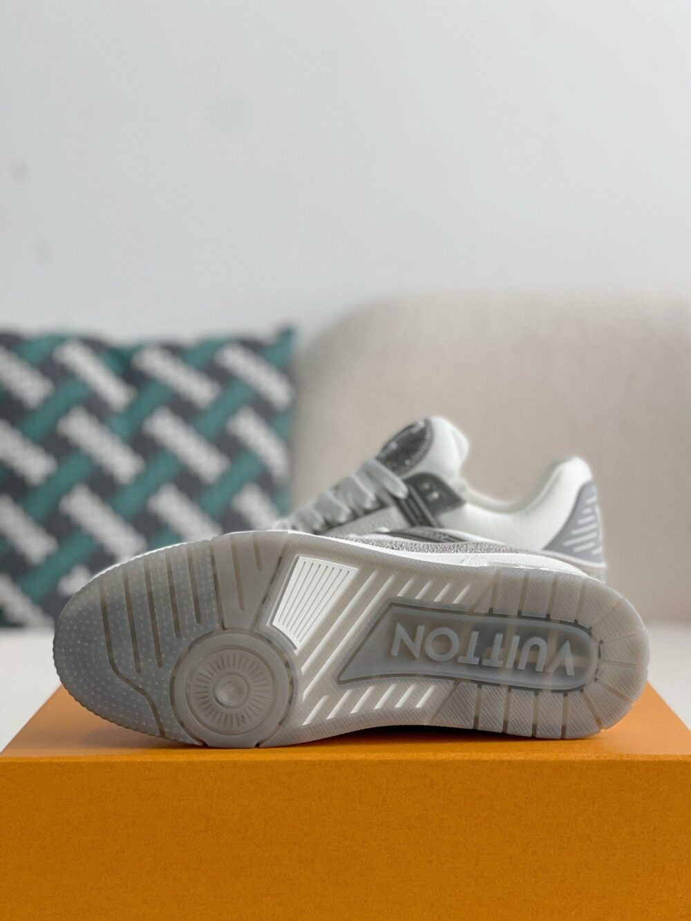 Louis Vuitton LV Trainer Sneaker Denim Monogram Grey Diamond - 图片 15