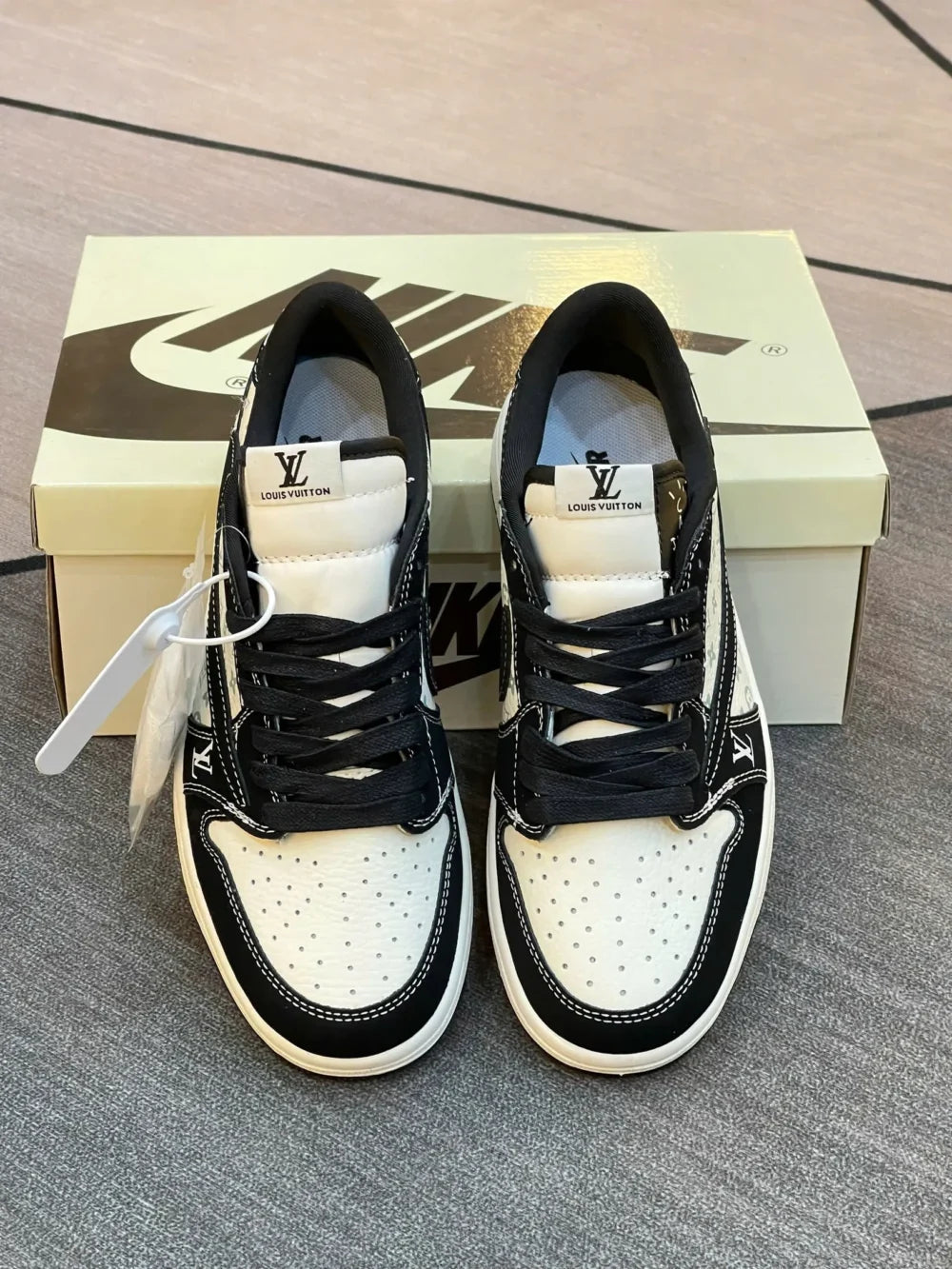 Louis Vuitton x Nike Air Jordan 1 Low Panda Monogram (Custom) - 图片 2
