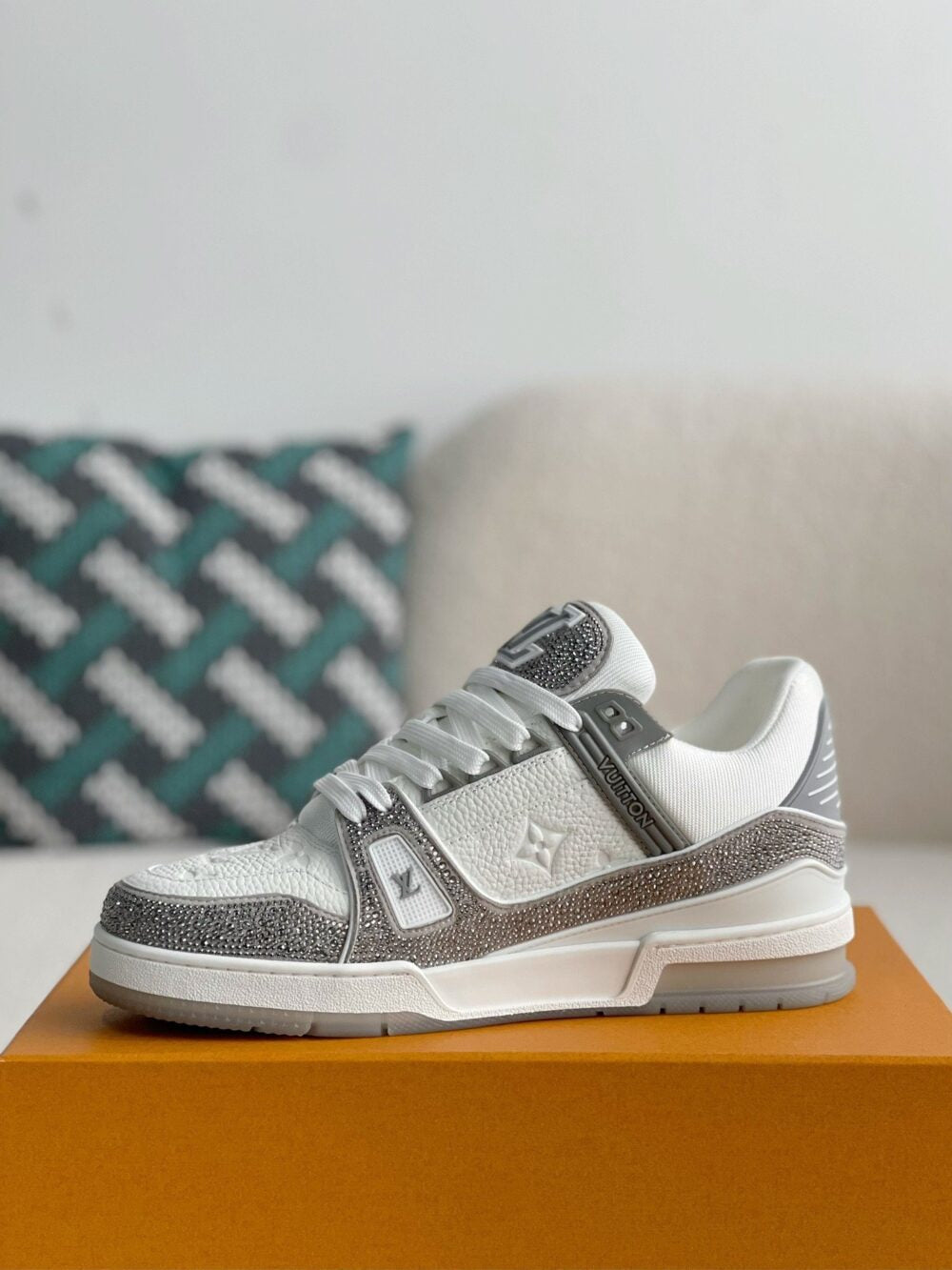 Louis Vuitton LV Trainer Sneaker Denim Monogram Grey Diamond - 图片 4