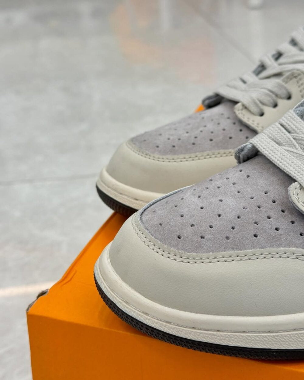 Louis Vuitton x Nike Air Jordan 1 Low Shadow Grey Suede (Custom) - 图片 4