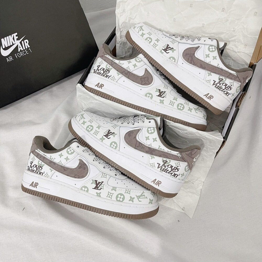 Louis Vuitton x Nike Air Force 1 White Mocha Monogram (Custom) - 图片 5