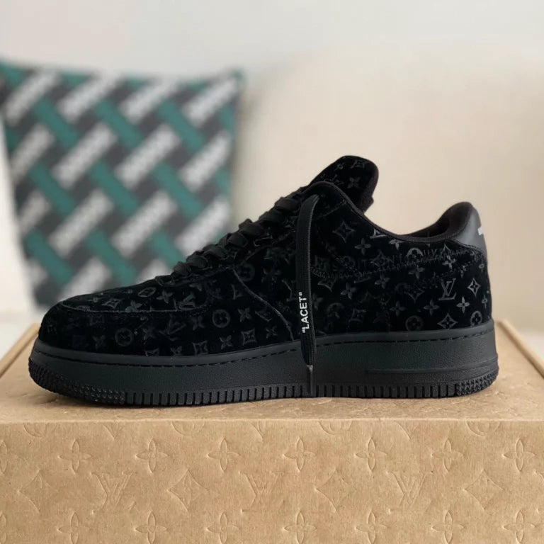 Louis Vuitton x Nike Air Force 1 Low Triple Black - 图片 5