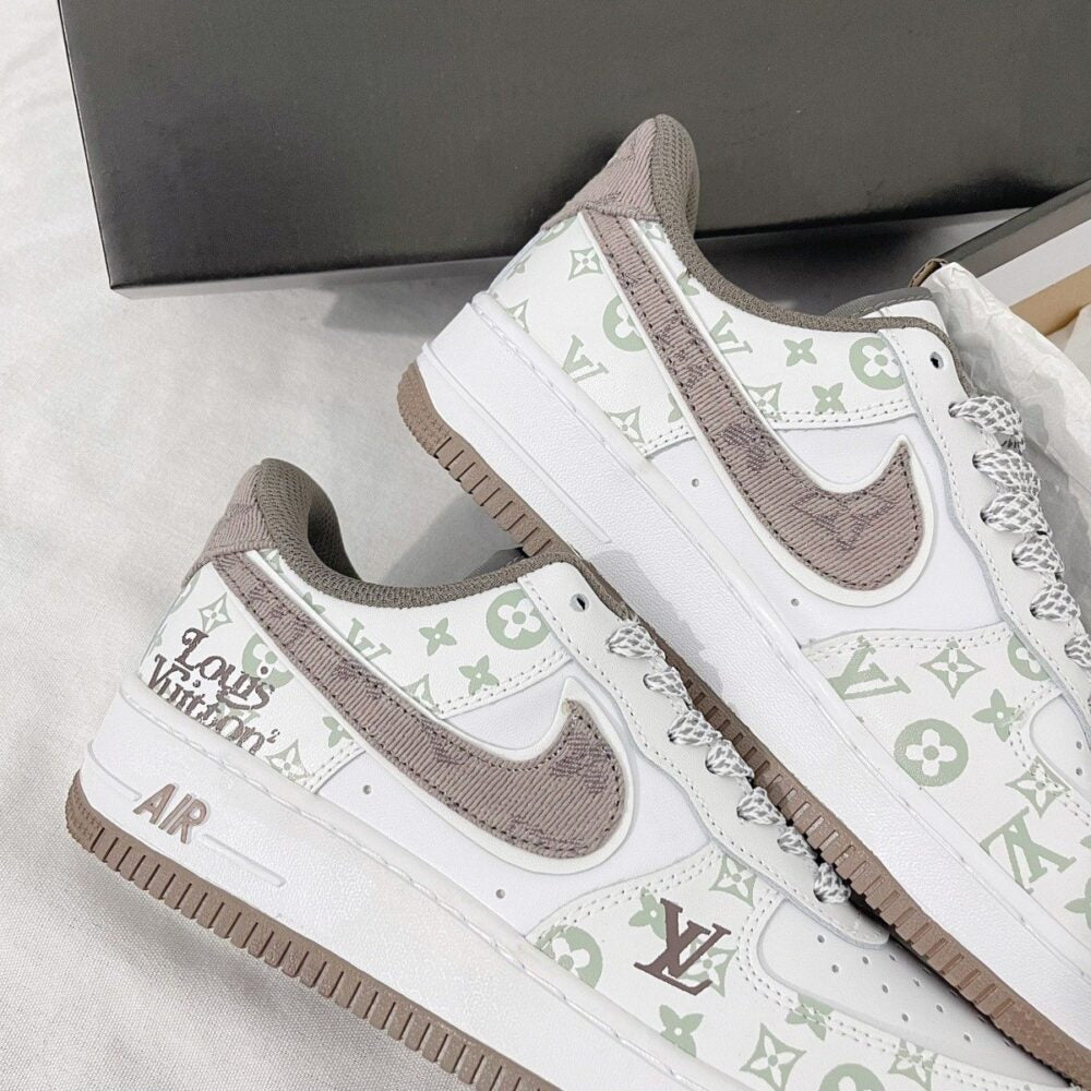 Louis Vuitton x Nike Air Force 1 White Mocha Monogram (Custom) - 图片 6
