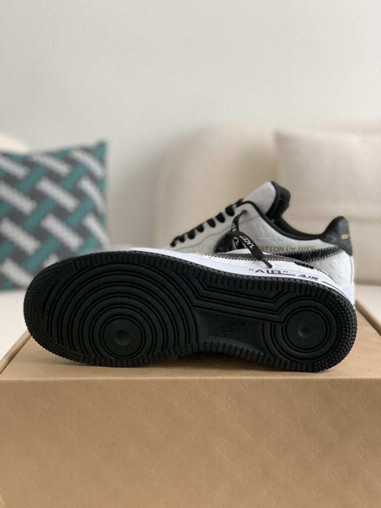 Louis Vuitton x Nike Air Force 1 Low White Black - 图片 7