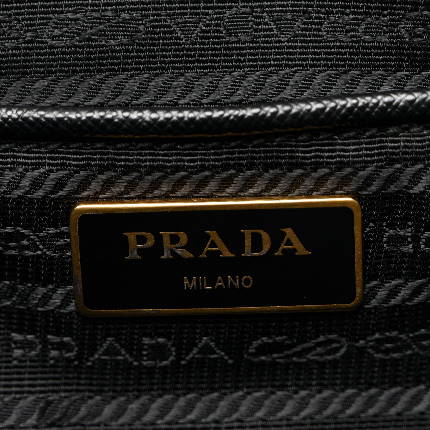 Saffiano Lux Medium Galleria Double Zip Tote Black - Image 6