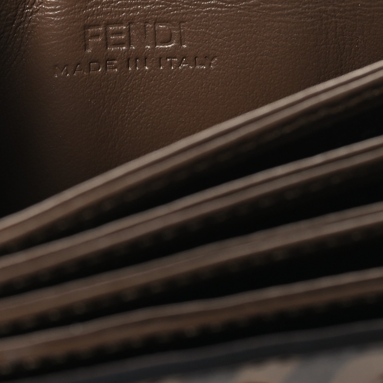 Vitello Soft F is Fendi Bi-Color FF 1974 Embossed Gusseted Card Holder Maya Black - Image 6