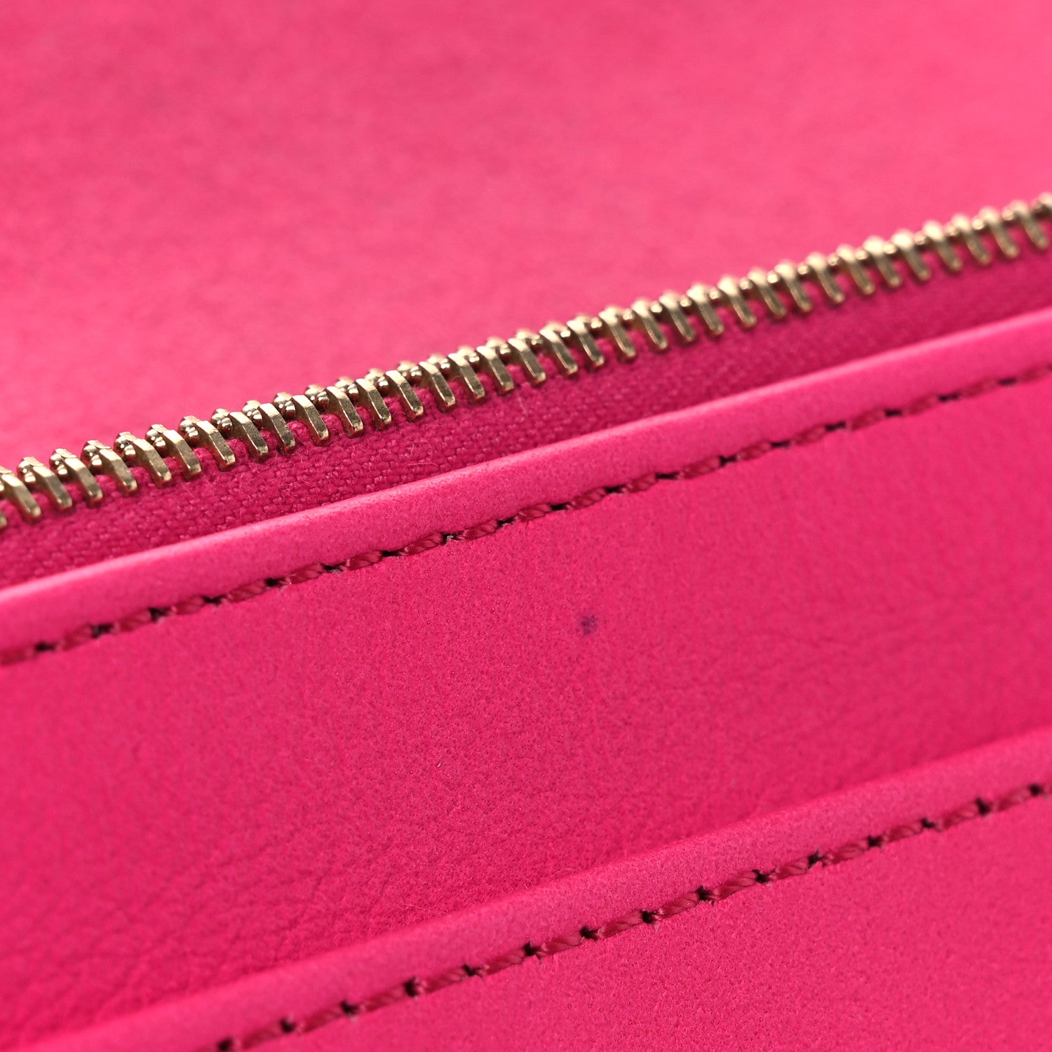 Vitello Flamingo Tube Wallet on Chain Fuchsia - Image 12